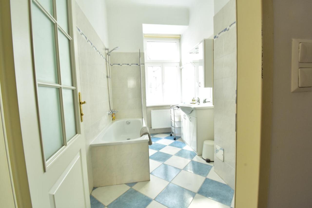 וינה Universum Apartment 3 מראה חיצוני תמונה